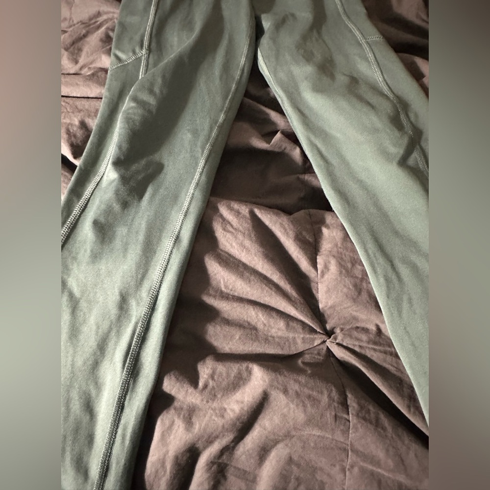 American eagle everything pocket leggings size small sage green color